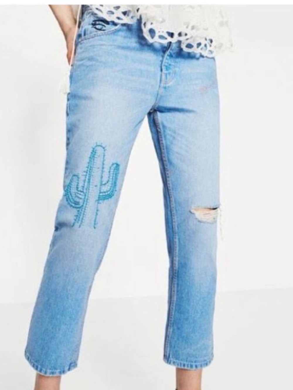 ZARA Trafaluc Milano Audrea Embroidered Boyfriend Jean
